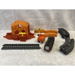 Thomas & Friends Trackmaster Tunnel Blast Track Set w Diesel Motorized Train